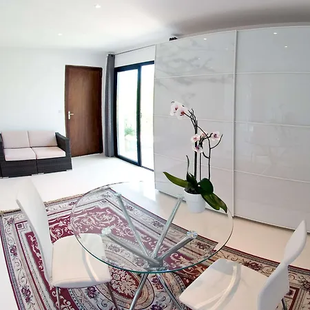Villa Paradis Cache Bandol